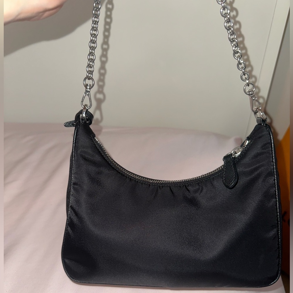 Authentic Prada Re-edition 2005 🌹FINAL PRICE🌹 - Picture 11 of 14